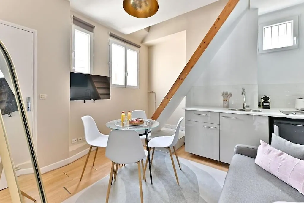 Loft Mezzanine Central A Paris 14Eme Apartment